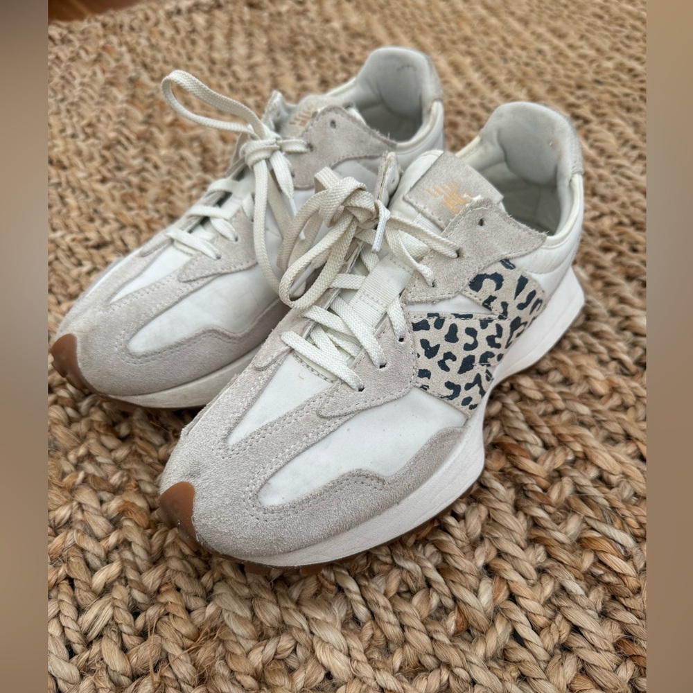 New Balance 327 Sneakers